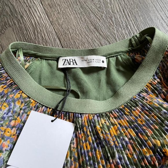 New Zara Floral Print Pleated Multicolor Blouse Size Small - Picture 10 of 11